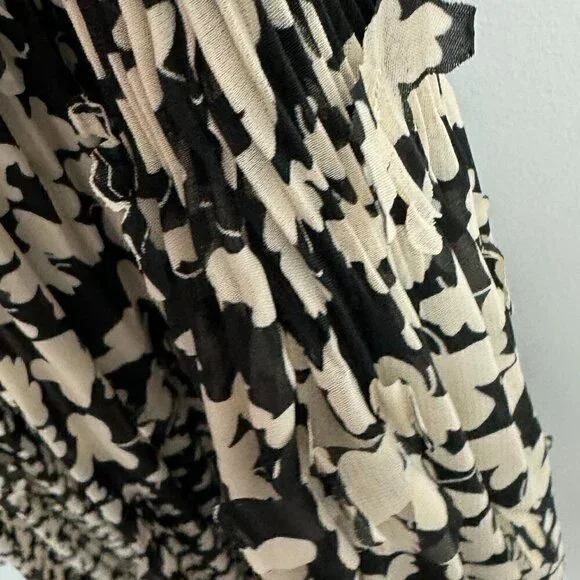 EUC - Riani Dress - White / Cream Size 4 Canada/US - Luxury Designer Dress - Picture 6 of 10